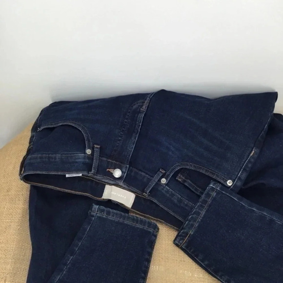 Everlane Women’s Jeans Mid Rise Medium Wash - Picture 5 of 6